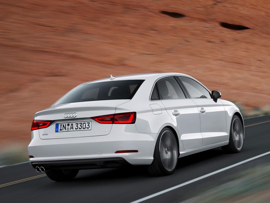 Audi A3 Sedan 2.0 TDI (8V) 2013 года  (WW) (фото 38 из 42)